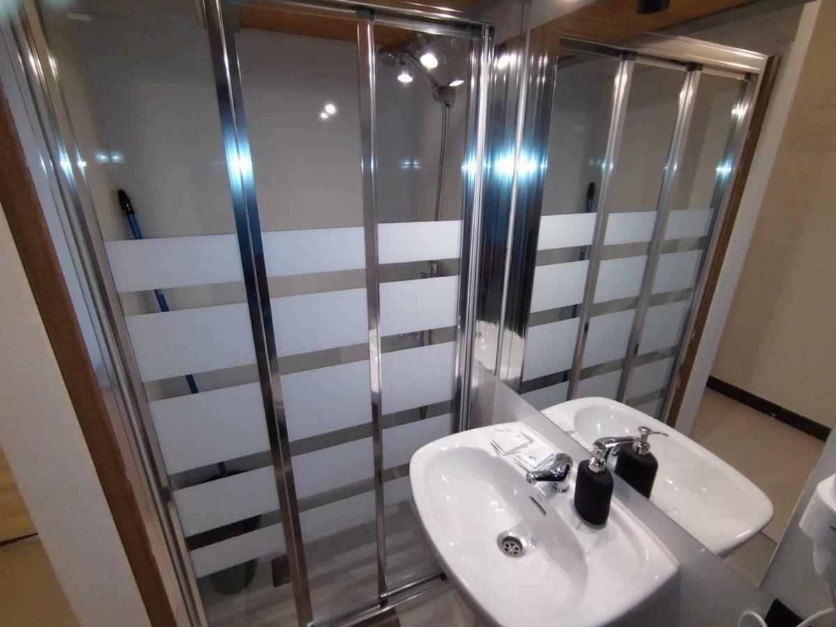 Estudio Con 2 Plantas - Puerta Del Sol Madrid Kültér fotó
